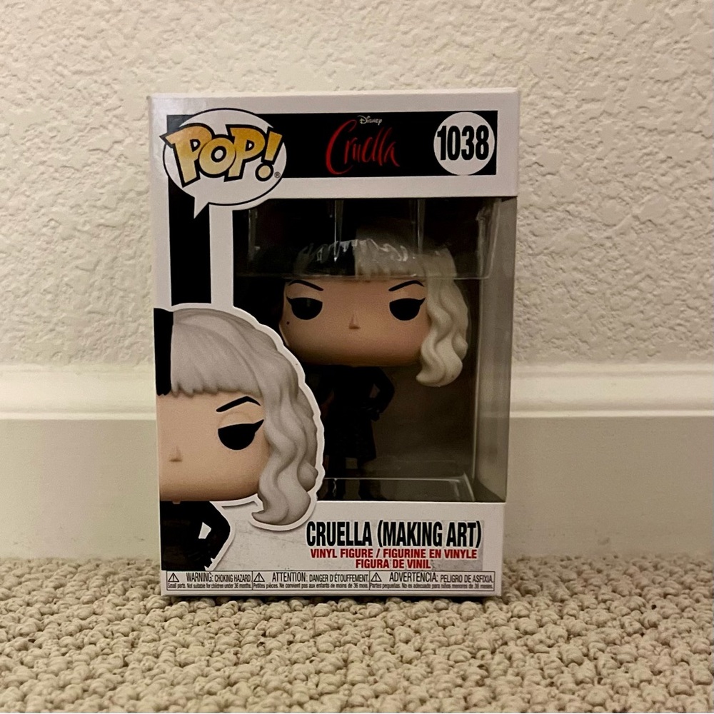 Funko Pop Cruella Making Art